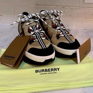 NWT BURBERRY UNION SNEAKER